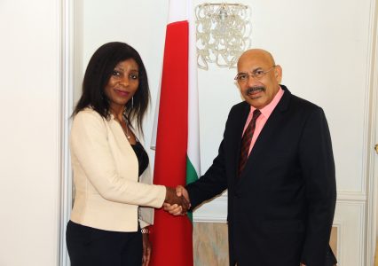 Rencontre de madame Esther Misheng avec l’ambassadeur de Madagascar